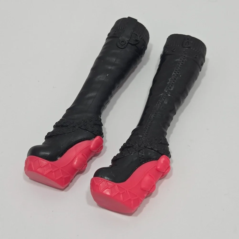 Monster High Meowlody Wheelin' Werecats Red/Pink Bow Heel Boots Shoes